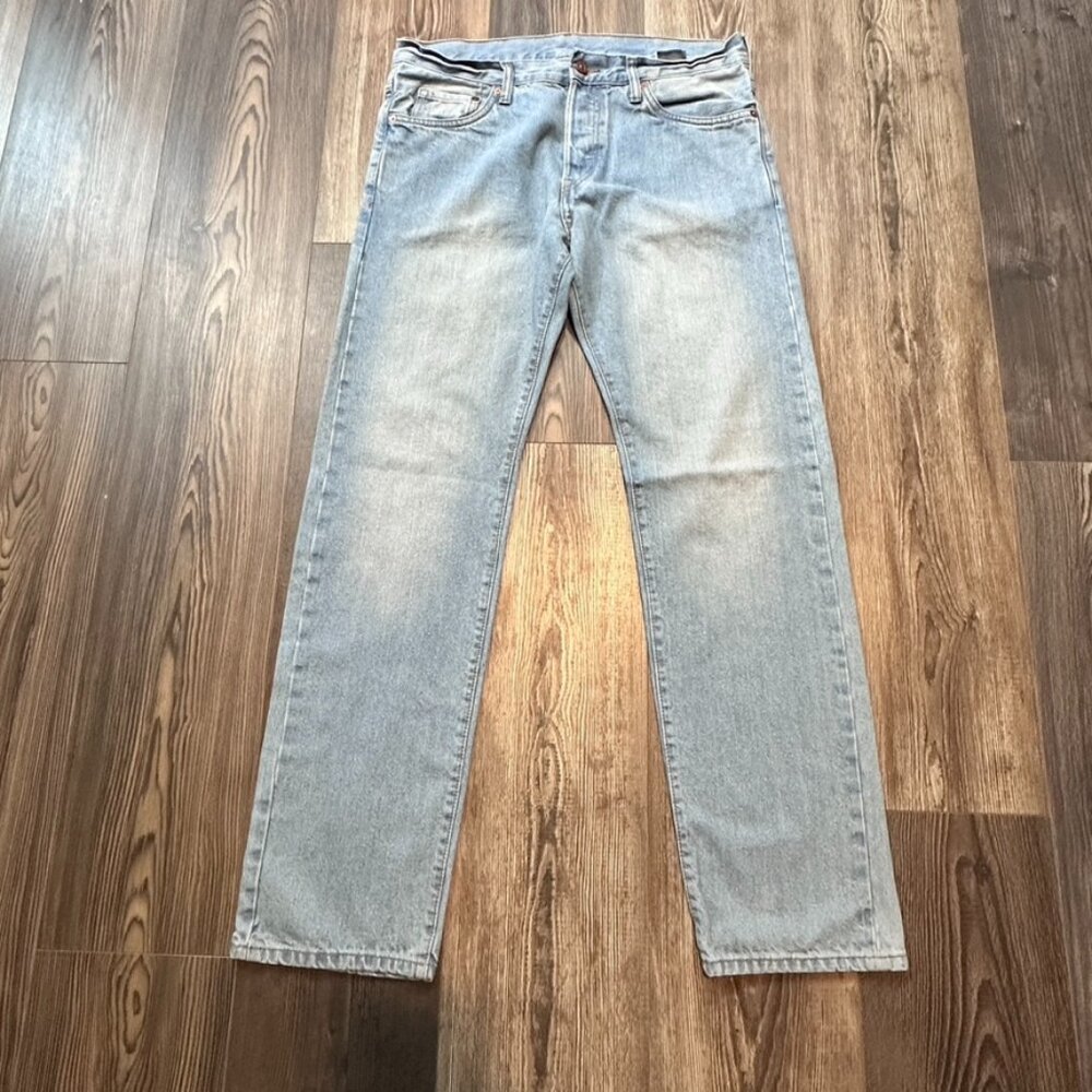 H&M Mens Denim Straight Regular 31x32 Light Blue Wash Minimalist Button Fly